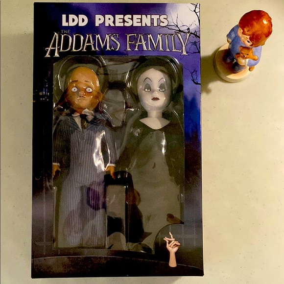 Living Dead Dolls The Addams Family Gomez and Morticia - Picture 1 of 12